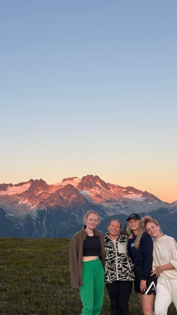 1ae37527 5db3 4cd0 8df0 7c369c26b0b1 576x1024